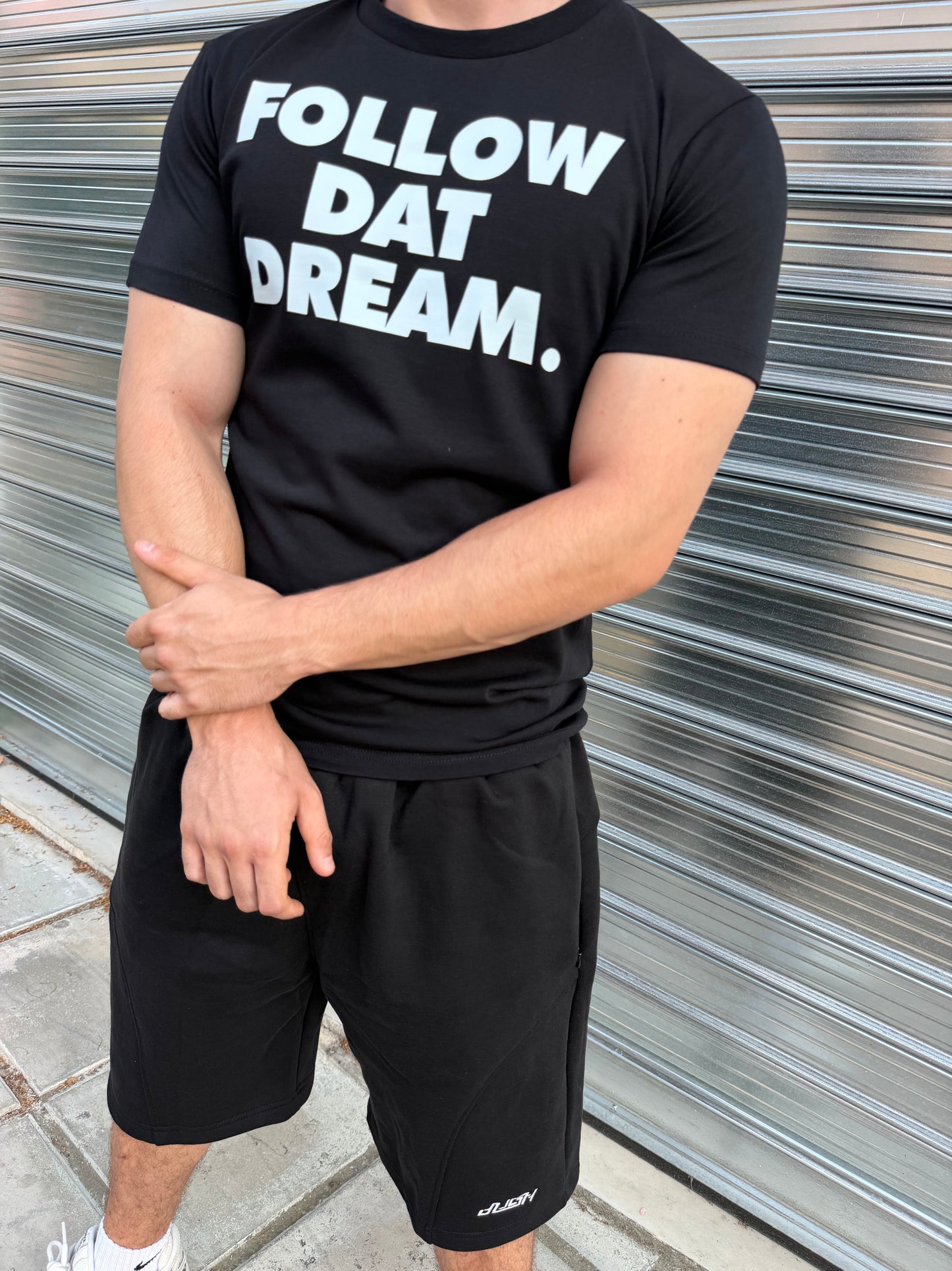 Delusion Follow Dat Dream. T-Shirt "Black"