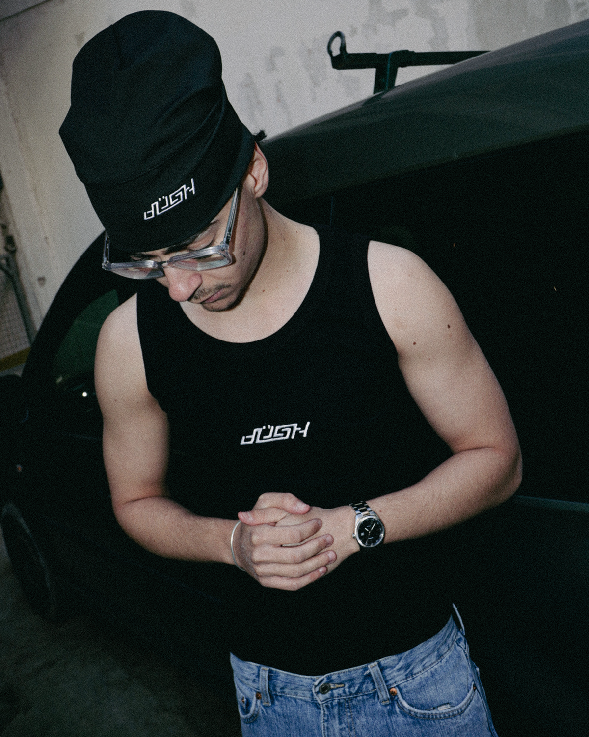 tank top (black)