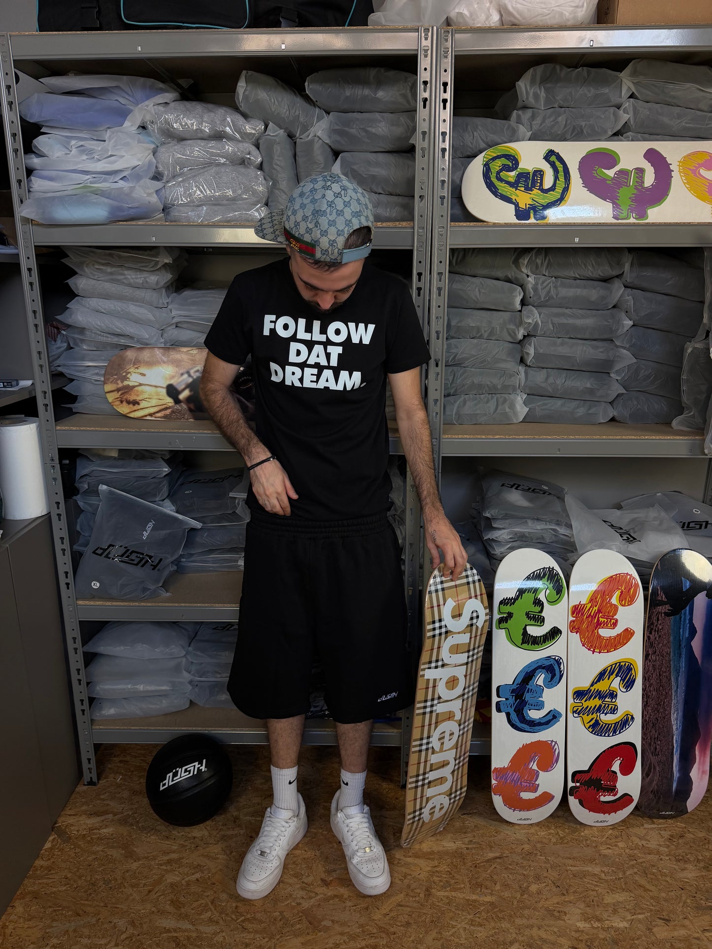Delusion Follow Dat Dream. T-Shirt "Black"